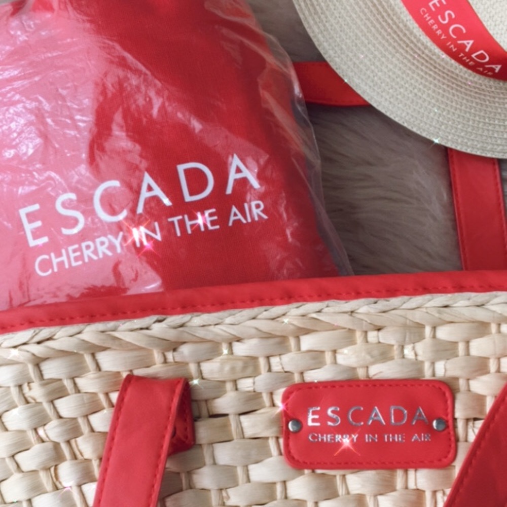 ESCADA beach set - Picture 2 of 2